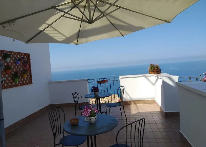 La Terrazza 3* צ'טרארו